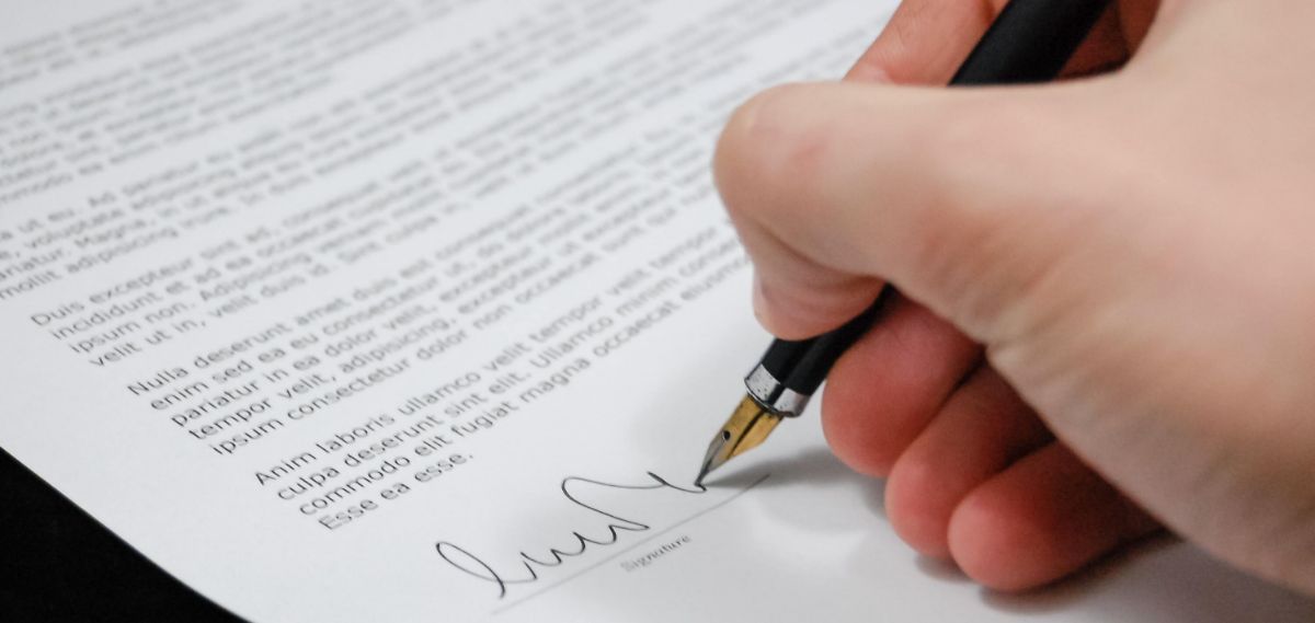 Aláírva, Hitelesítve