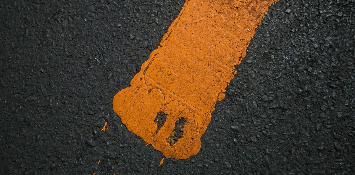 Aszfaltozó útburkolata