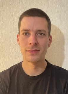 Kukely Péter villanyszerelő