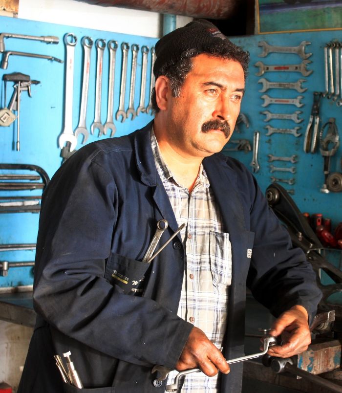 Szerkesztő - Ottobán László Zárszerelő